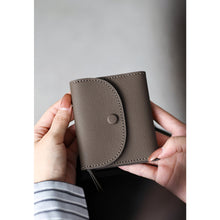 Load image into Gallery viewer, HANDSEWGIFT Top Grain Leather Compact Coin Purse DIY Kits