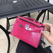 画像をギャラリービューアに読み込む, Inspired Designer Bag | Pink Leather Clutch