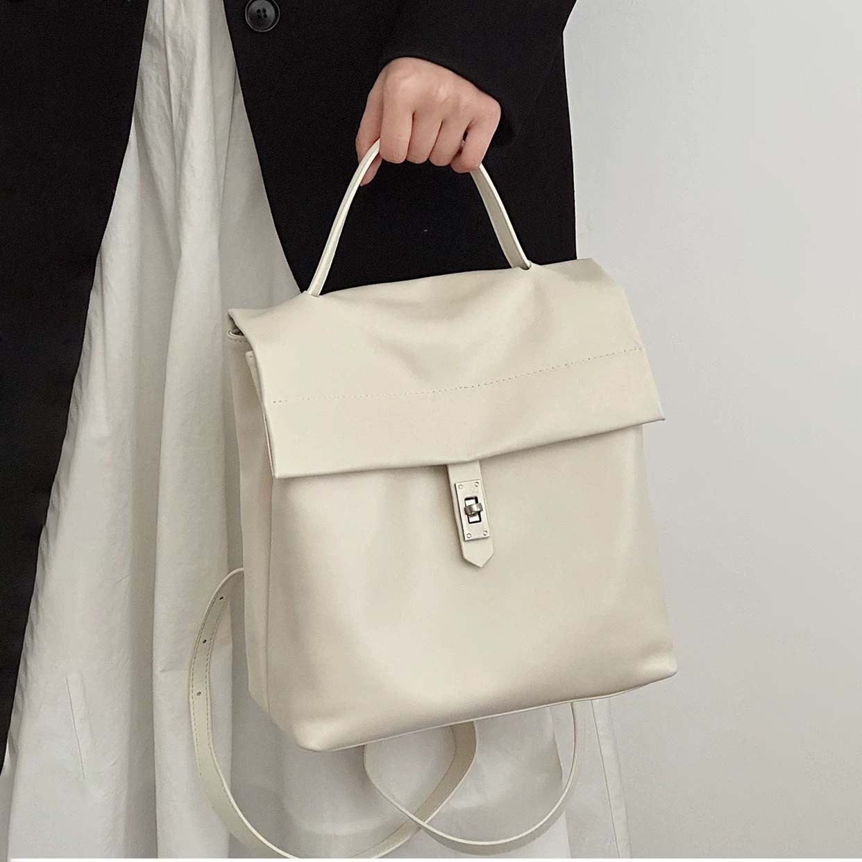 Vegetable-Tanned Cowhide Vintage Flap Backpack