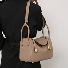 画像をギャラリービューアに読み込む, Inspired Lindy Bag Vegan Leather Golden Hardware
