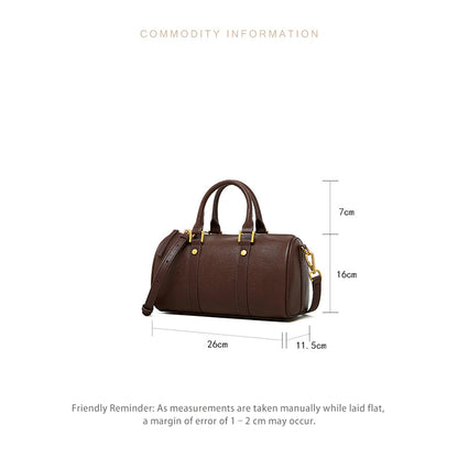 Size guide for leather Boston bag: 26 cm length, 16 cm height, 11.5 cm depth.