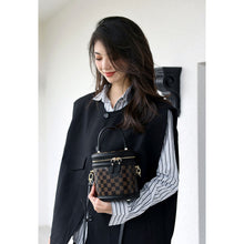 Load image into Gallery viewer, HANDSEWGIFT Top Grain Leather Checker Bucket Bag DIY Kits
