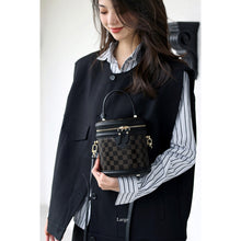Load image into Gallery viewer, DIY leather handbag for women | Designer bag patterns
