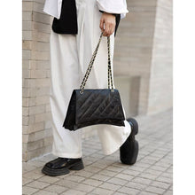 Load image into Gallery viewer, Inspired Women&#39;s Crush Hourglass Bag Handmade from Leather Bag DIY Kits - POPSEWING®
