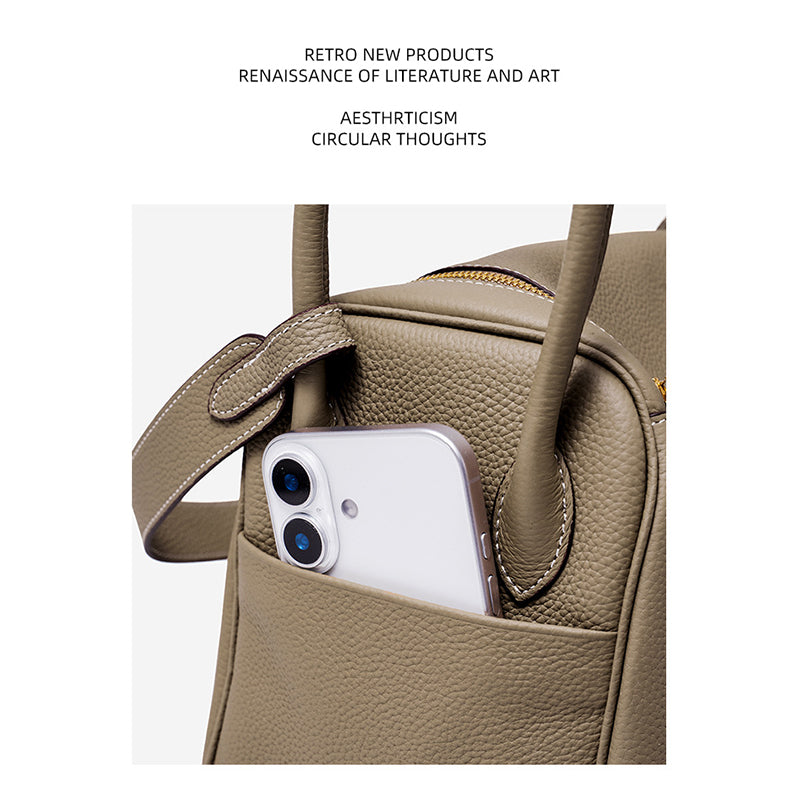 Etoupe Lindy Bag Details